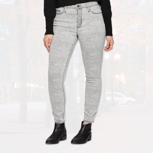 NWT Light Gray Snakeskin-Print High-Rise Skinny Jeans - Womens Sizes 0, 18 Pants - Picture 3 of 6